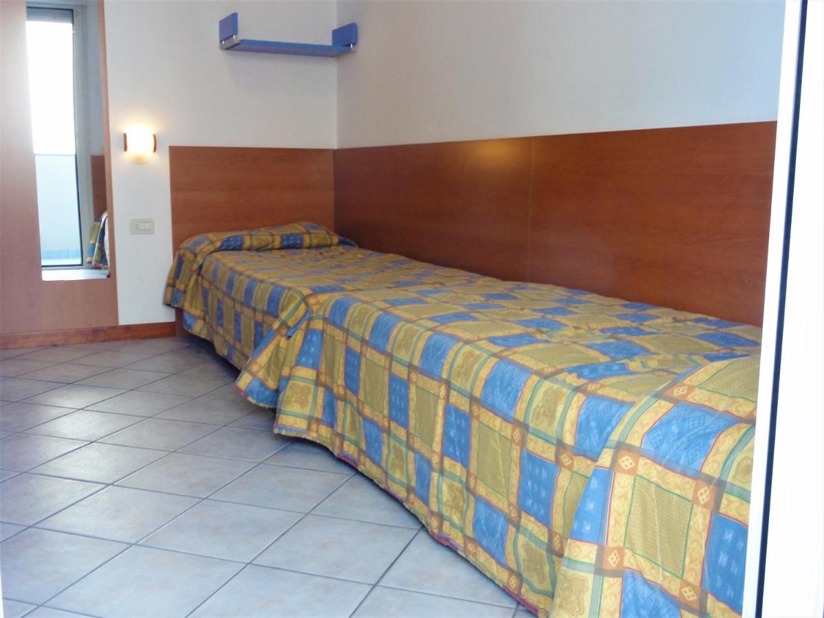 Residence Eurostar Μπιμπιόνε Δωμάτιο φωτογραφία